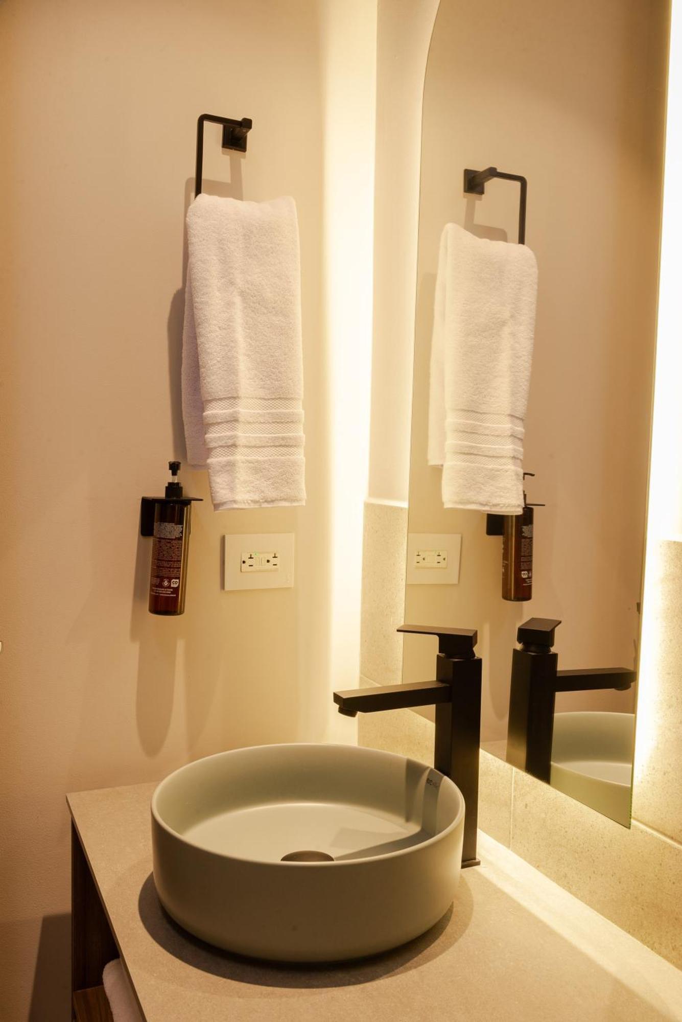 Hotel Lincoln Medellin Ngoại thất bức ảnh